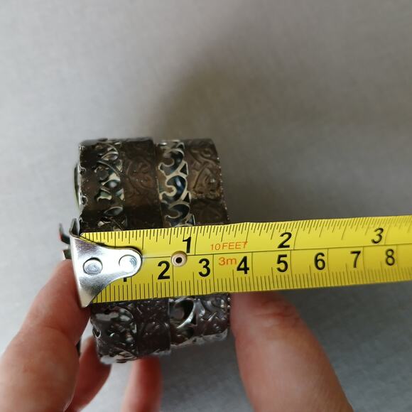 Vintage Filigree Metal Flower Top Box 2.5" diameter jewelry potpourri storage - Picture 10 of 10